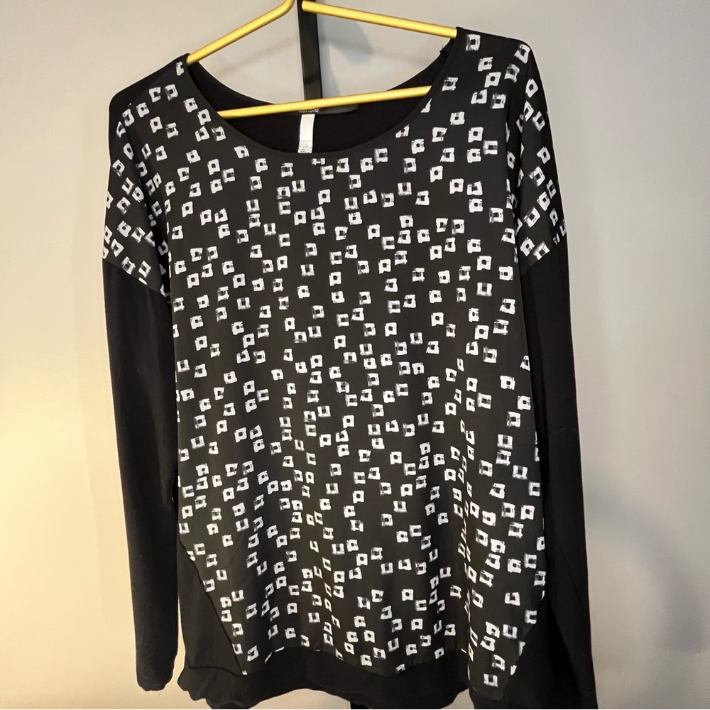 Black and White Kensie Shirt, Large